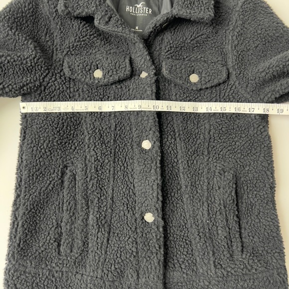 Hollister Women's Black Sherpa Jacket - Picture 4 of 6